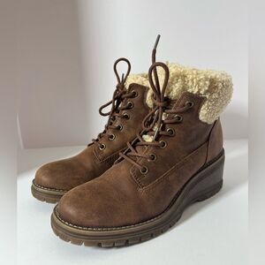 Fergie Genesis Wedge Bootie size 8